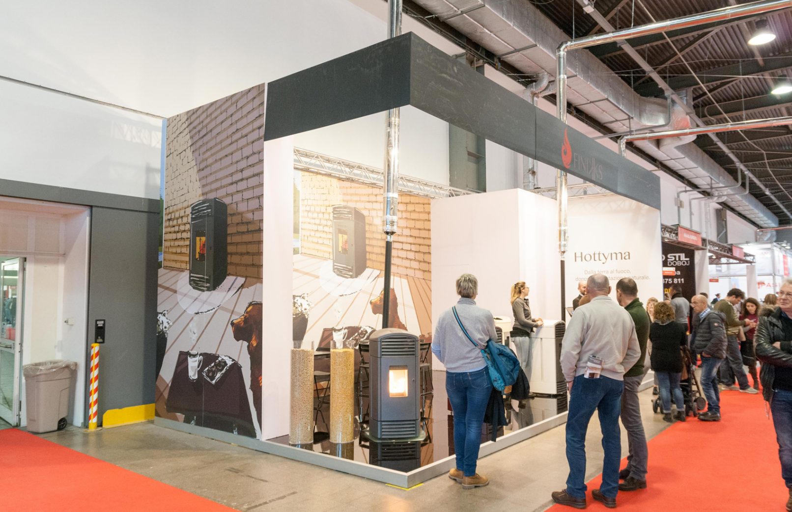 Finikks stand fiera
